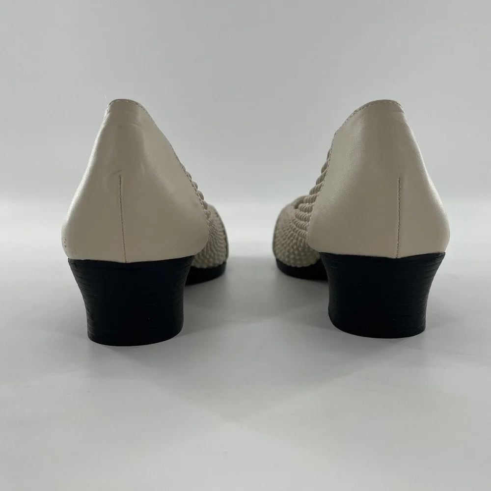 Comfort Well‎ Beacon Stretch N Form Slip On Shoes 8.5M Nude Beige Low Heel Pump